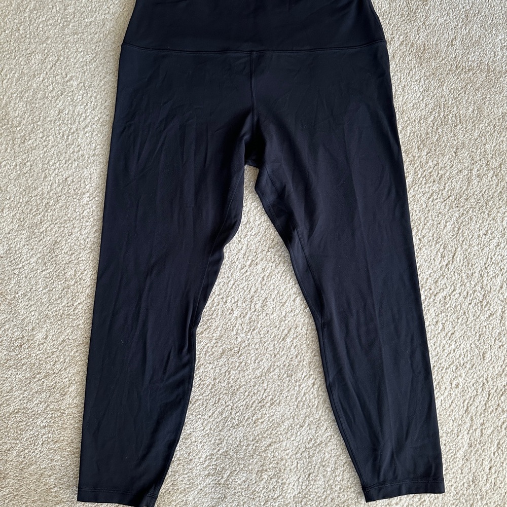 Lulu lemon Black work out Leggind - Size 14